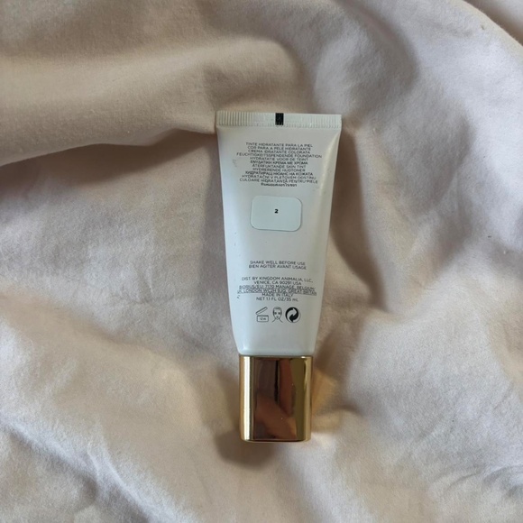 Hourglass Veil Hydrating Skin Tint in Shade 2 - Picture 7 of 7